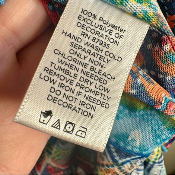 NWT. Susan Graver poncho style Top size 3X. Poncho. Green, blue, red - Picture 8 of 10